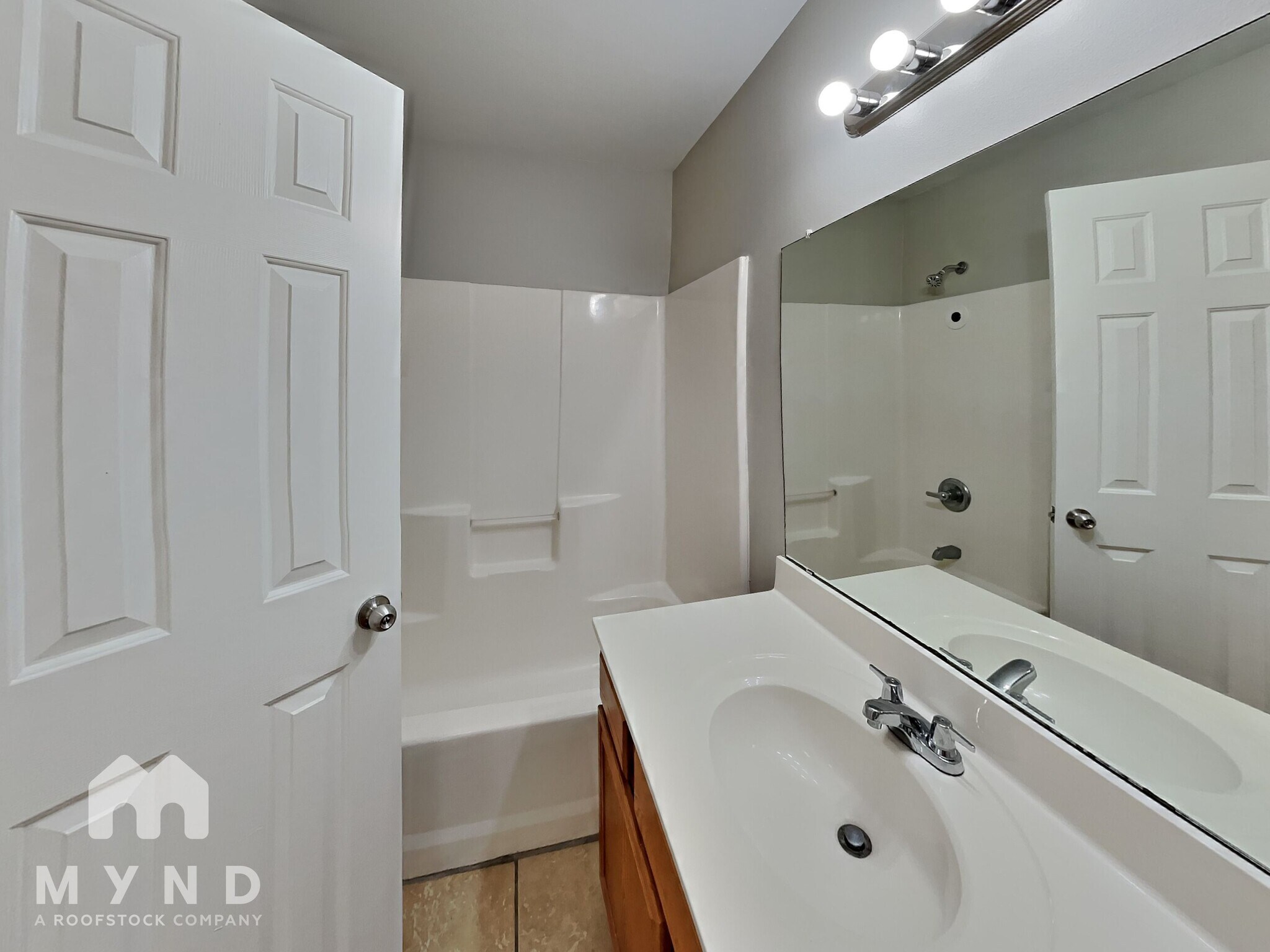 Building Photo - 514 N Brentwood Ave