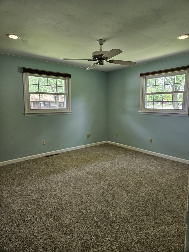 Building Photo - 38 Edenhurst Dr