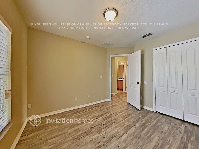 Building Photo - 1579 Tiverton Blvd