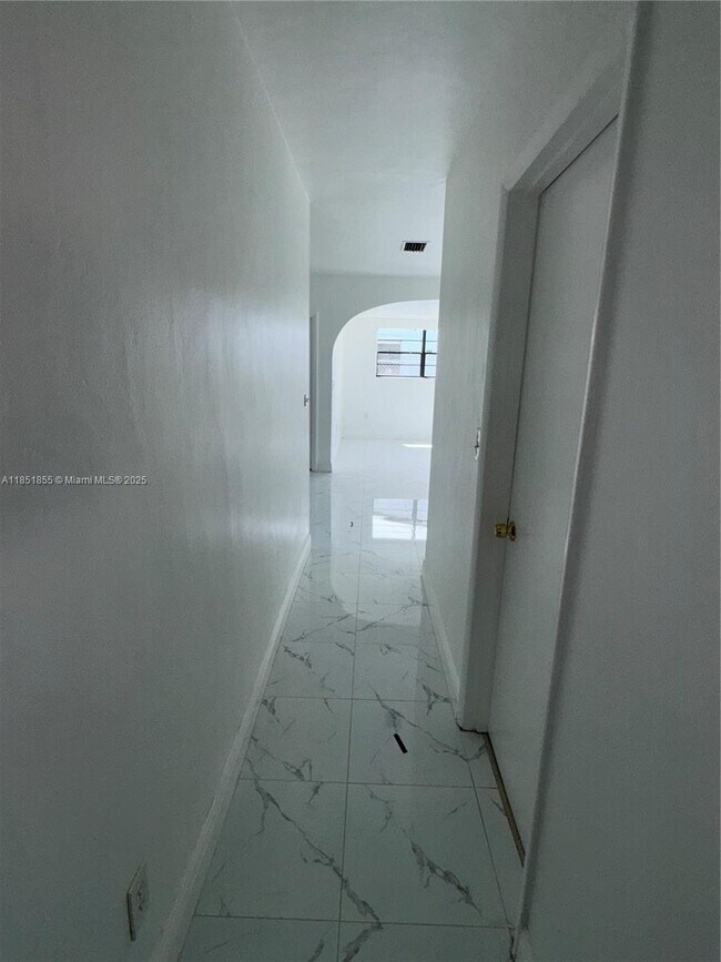 Building Photo - 10840 SW 222nd Dr