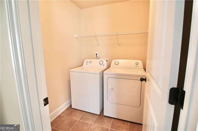 Building Photo - 1143 Park Hollow Ln NE