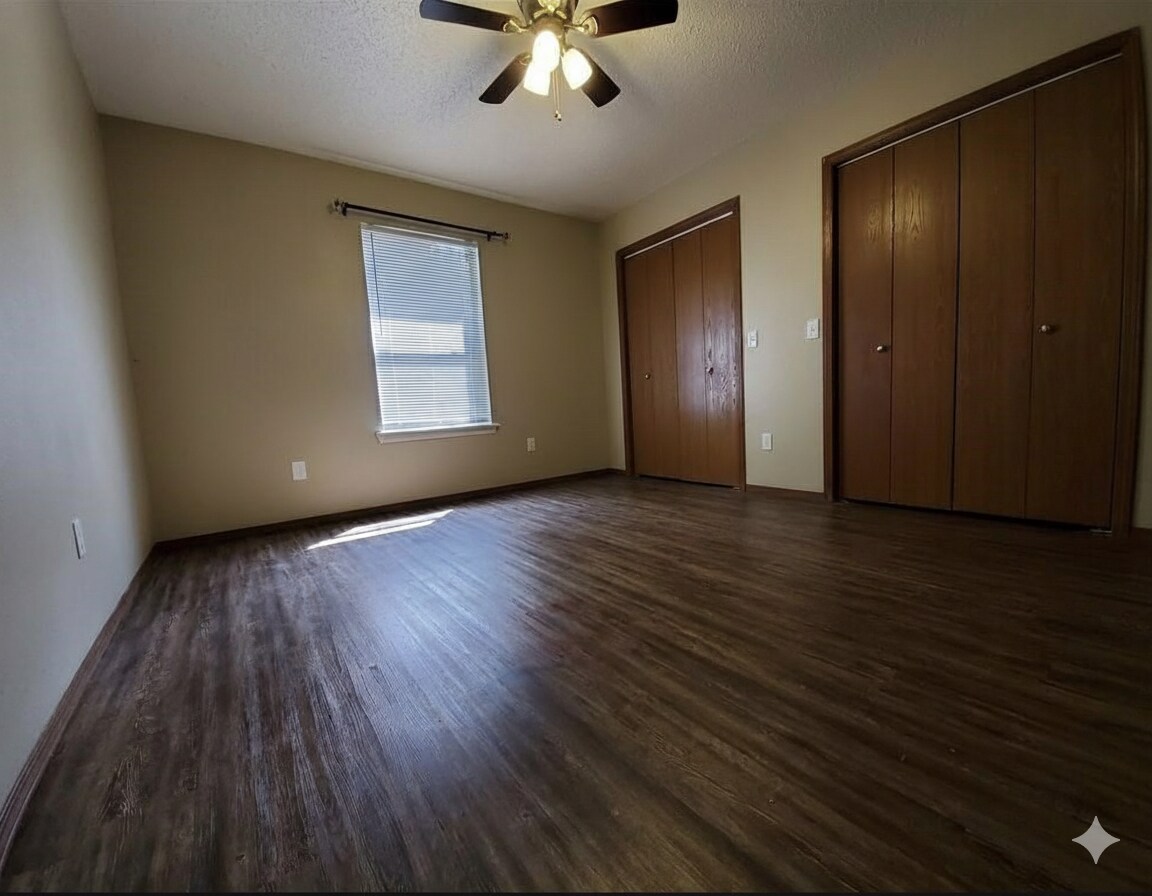 Building Photo - 1646 N Dawn Dr