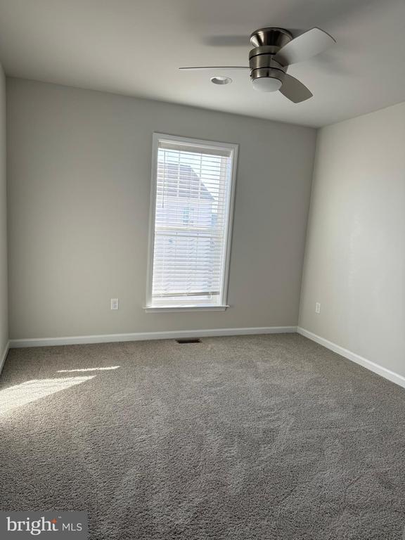 Building Photo - 3088 Egreton Rd
