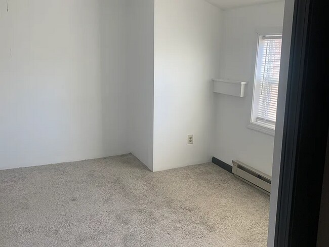 Building Photo - 5 Leonard Ave