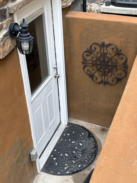 Outside private entry - 11666 Osceola St
