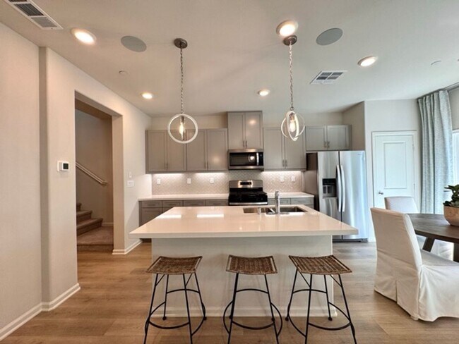 Building Photo - Brand New 4 Bedroom Home with Solar in Gat...