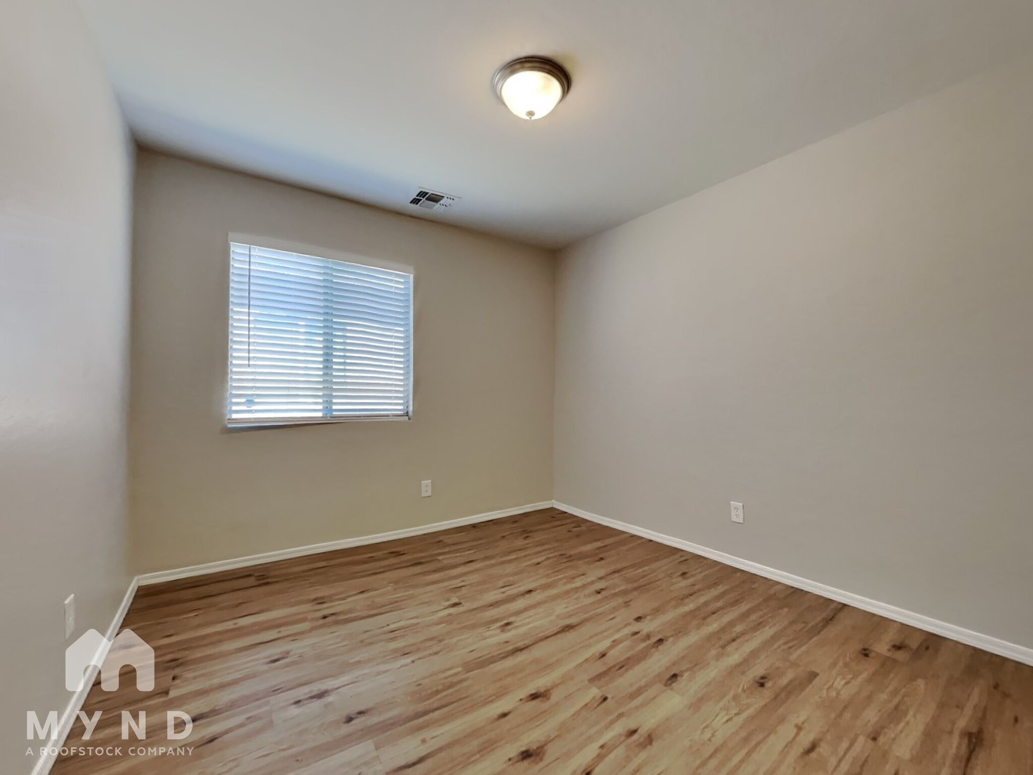 Building Photo - 5621 S 31st Dr