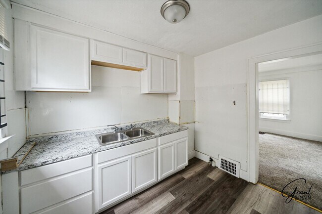 Building Photo - 14920 Washburn St