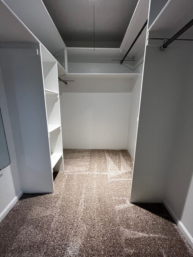 Building Photo - 1 Bedroom 1 Bathroom Condo in South Denver