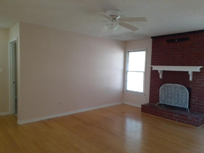 Building Photo - 634 S Jeff Davis Dr