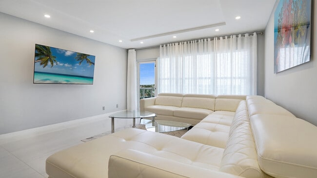 Building Photo - 3550 Galt Ocean Dr