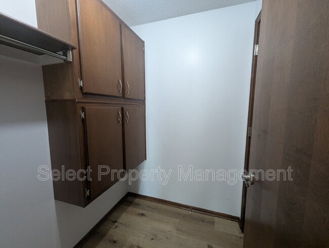 Building Photo - 4619 Arlington Pkwy S