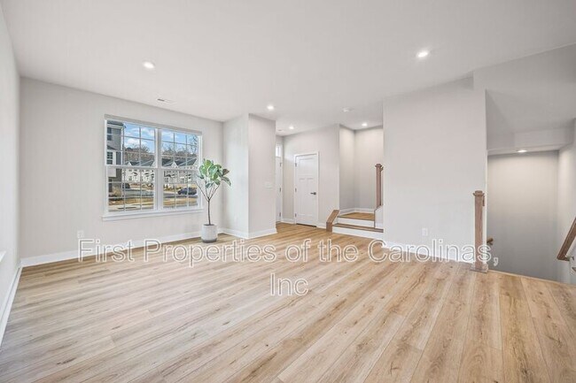 Building Photo - 332 Cramerton Mills Pkwy