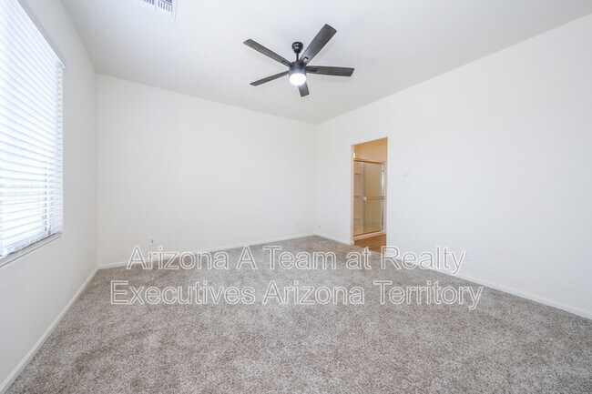 Building Photo - 7867 S Walnutview Dr