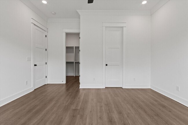 Building Photo - Charming and Spacious 4-Bedroom Home with Bonus Room and Private Backyard