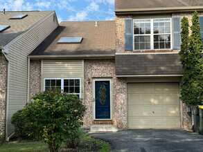 Building Photo - THREE BEDROOM  w Finished Basement- PARKLA...