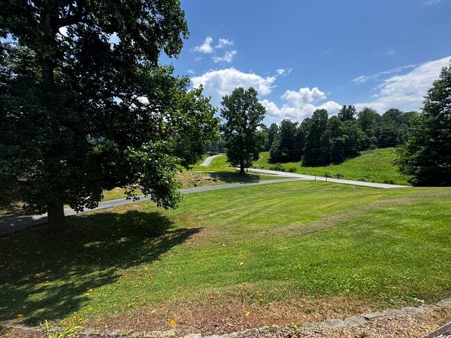 Building Photo - 883 Bullock Hollow Rd