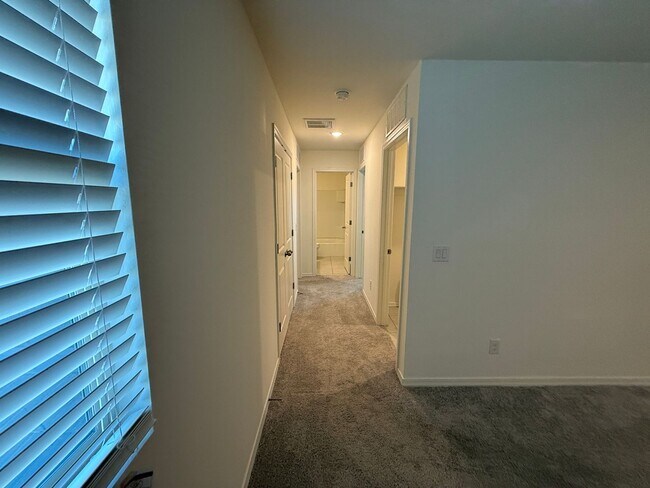 Building Photo - Spacious 5 bed 4.5 bath home in Florence, AZ!