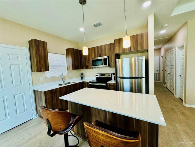 Building Photo - 3013 W Driftwood St