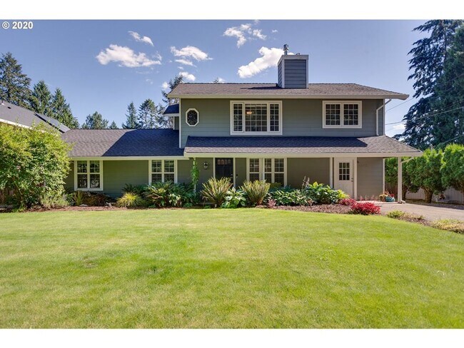 Primary Photo - LAKE OSWEGO/LAKE GROVE LARGE UPDATE HOME O...