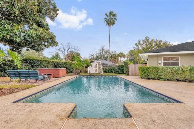 Building Photo - 6419 Hidden Dale Ave