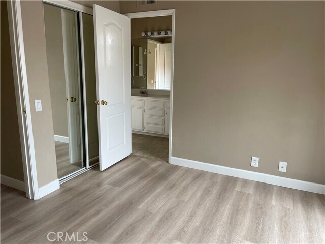 Building Photo - 14 Calella