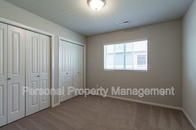 Building Photo - 1708 NE Pioneer Ln