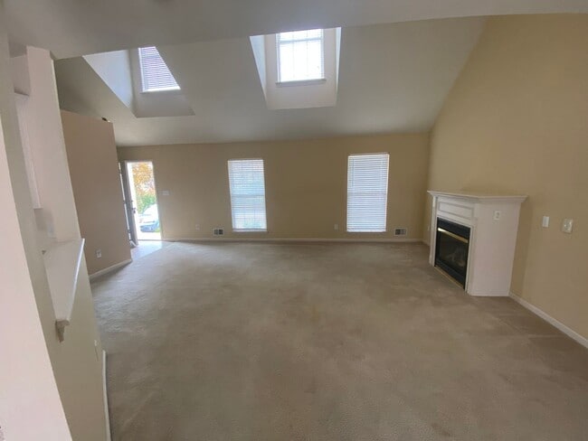 Building Photo - Fern creek