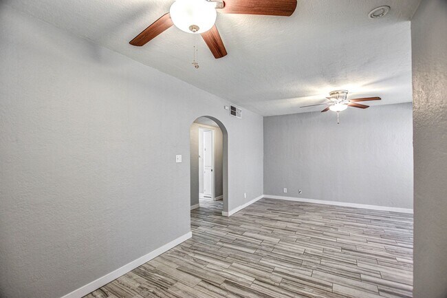 Building Photo - Vintage Ranch Home