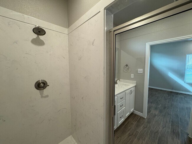 Building Photo - 5403 Rose Gdn Lp