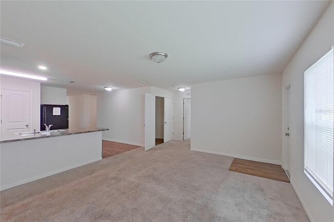 Building Photo - 2920 NE 2nd Ave