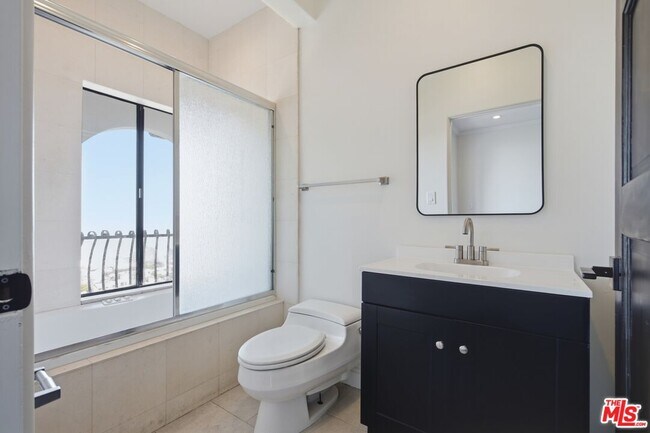 Building Photo - 8908 Appian Way