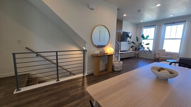 Building Photo - 7003 S Jordan Pkwy W