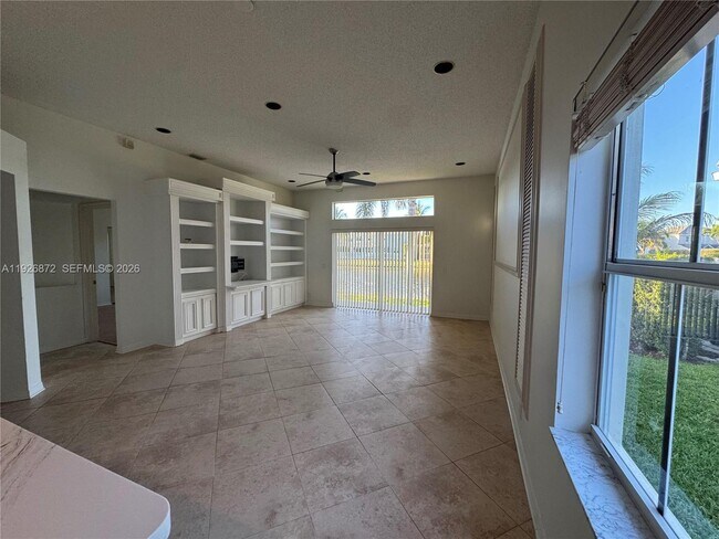 Building Photo - 815 Vista Meadows Dr