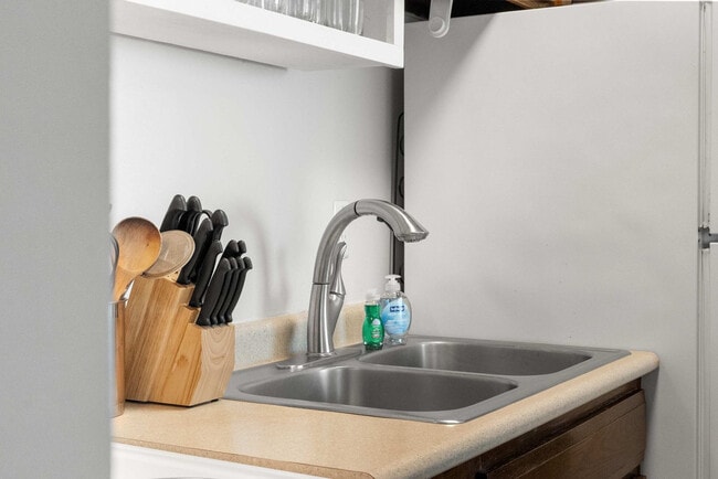 Building Photo - 2601 University Ave