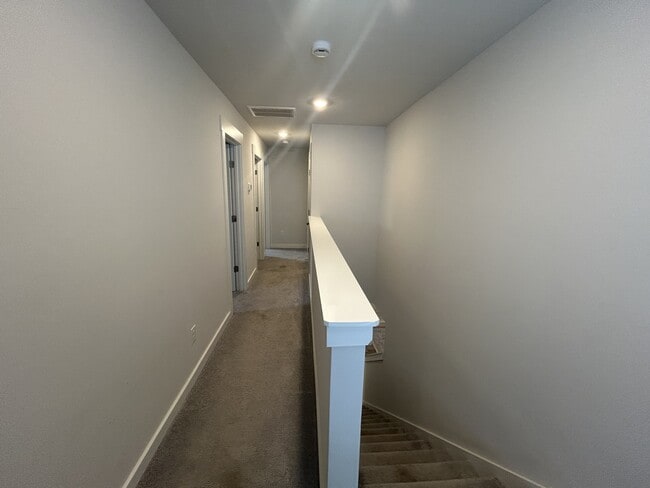Building Photo - 1055 Ross Farms Blvd