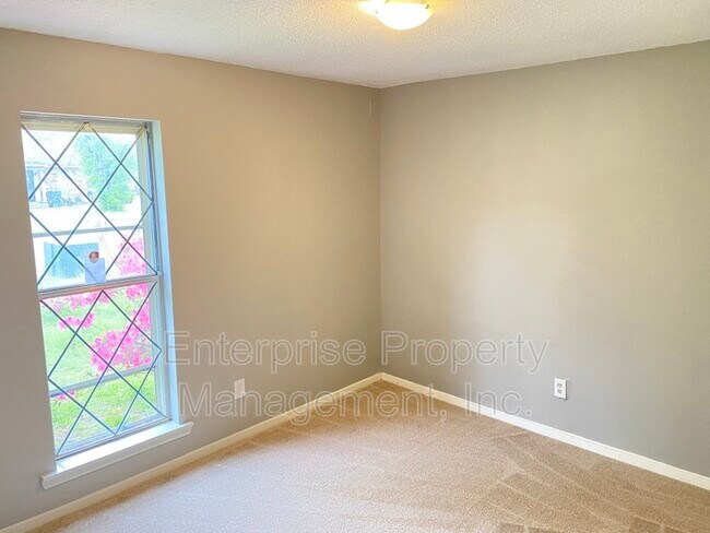 Building Photo - 3681 Barberry St