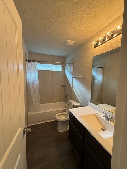 Building Photo - 7527 Merrylands Dr