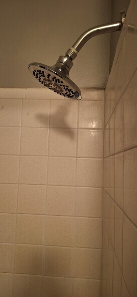 Building Photo - 5505 Hilltop Rd