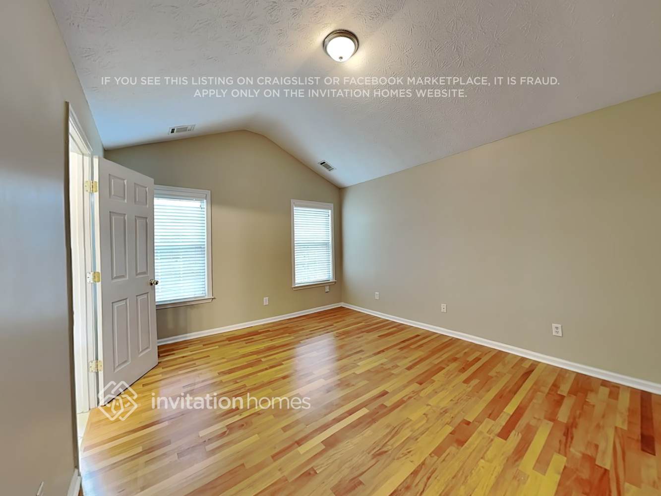 Building Photo - 3305 Northcliff Dr