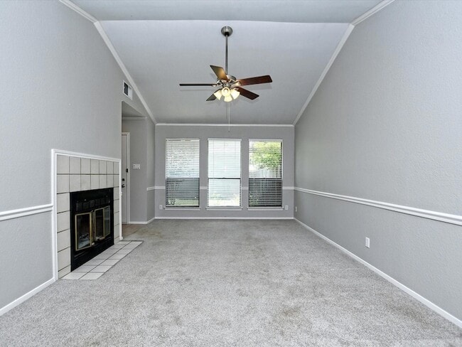 Building Photo - 806 Sunny Ln