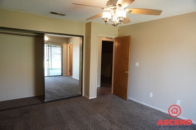 Building Photo - Beautiful Home Located in Oildale!