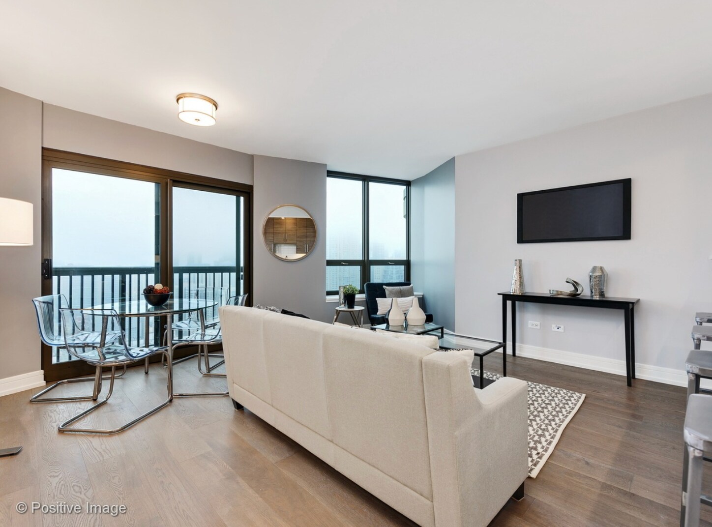 Building Photo - 400 N La Salle Dr