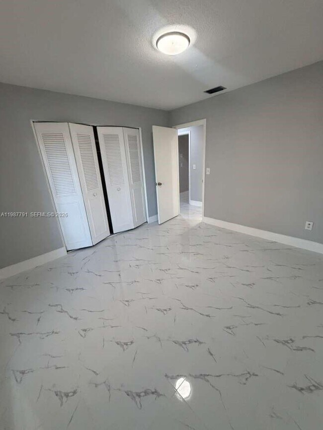 Building Photo - 4030 School Cir