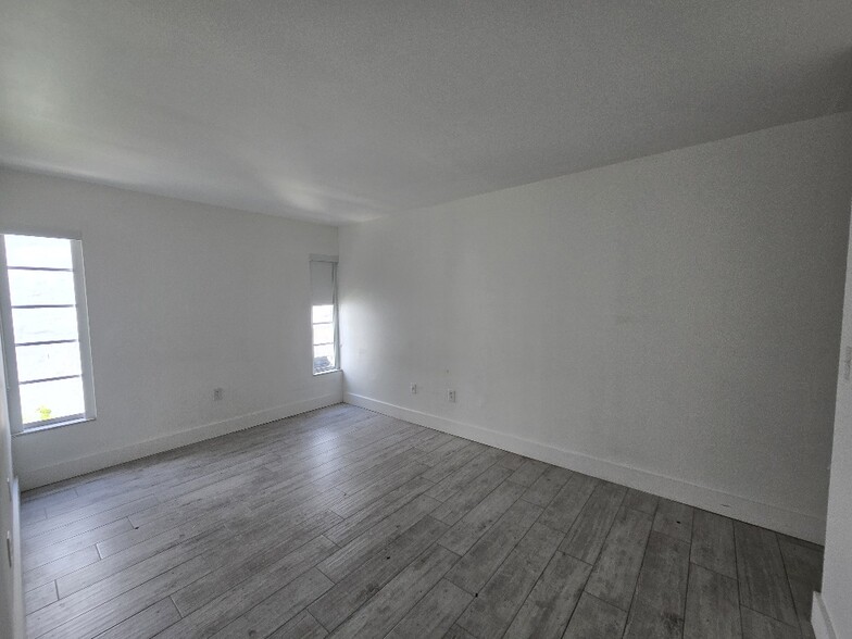 Building Photo - 609 Euclid Ave
