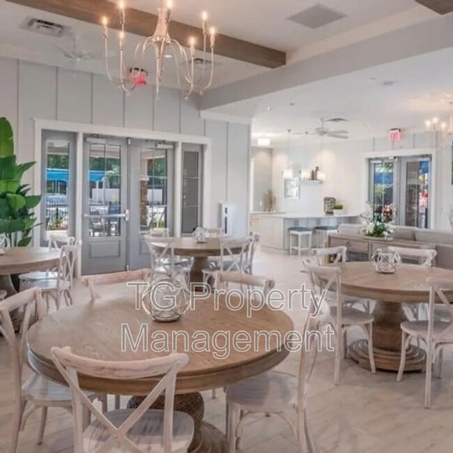 Building Photo - 122 Monthaven Dr