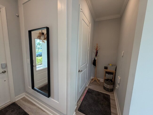Building Photo - Gated 55+ community with lots of HOA amenities!
