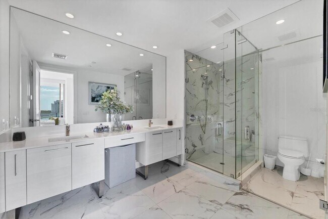 Building Photo - 1155 N Gulfstream Ave