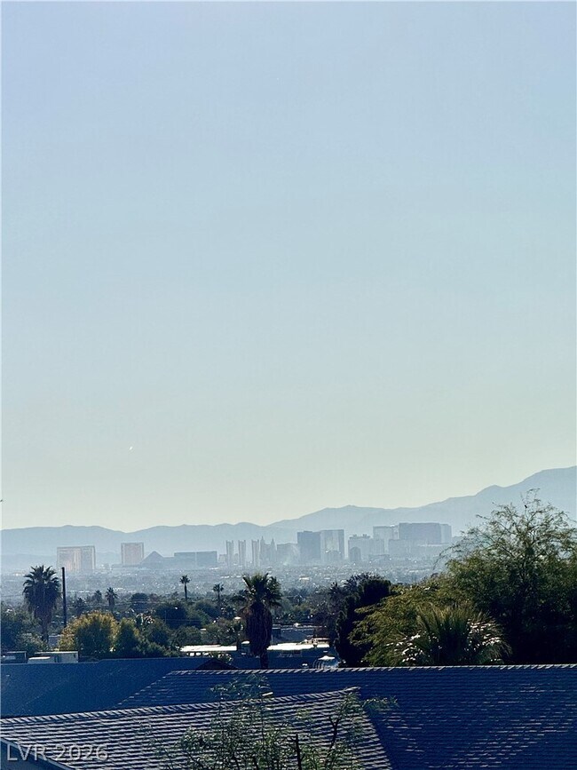 Building Photo - 6201 E Lake Mead Blvd