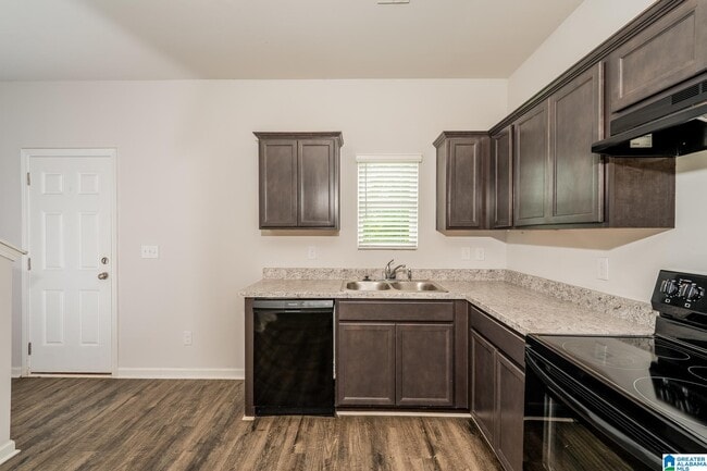 Building Photo - 395 Americana Dr